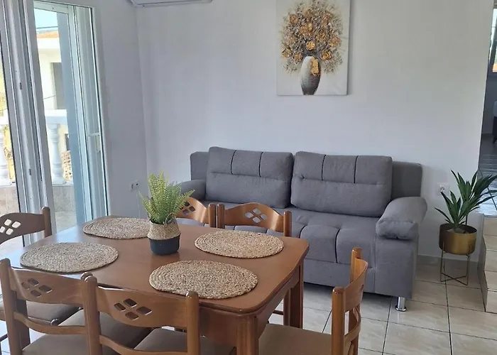 Amaze House Apartman *